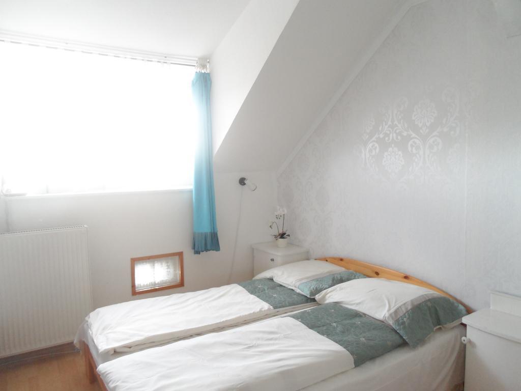 Garden Szivarvany Utcai Vendeghaz Szeged Room photo