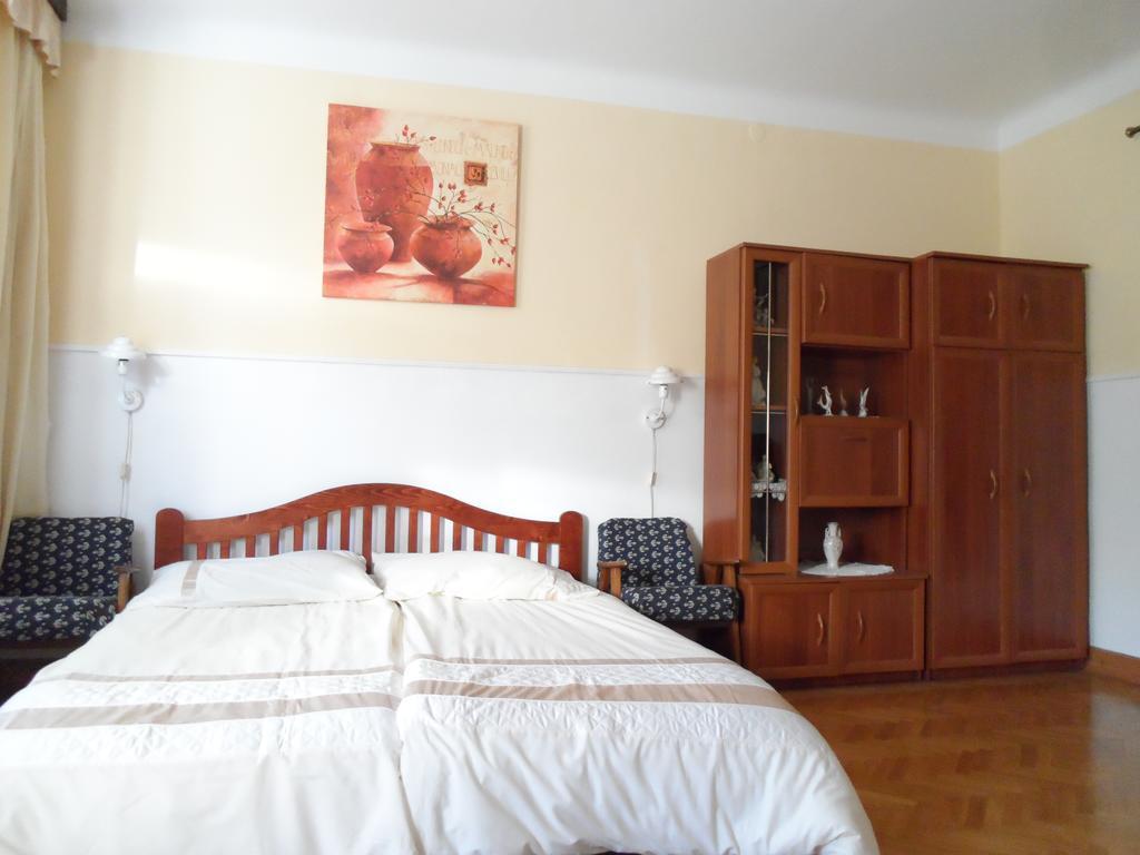 Garden Szivarvany Utcai Vendeghaz Szeged Room photo