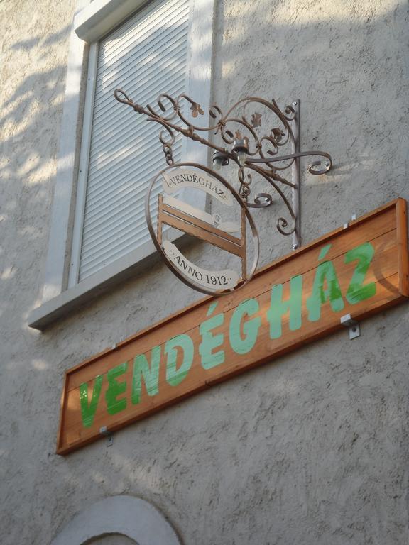 Garden Szivarvany Utcai Vendeghaz Szeged Room photo